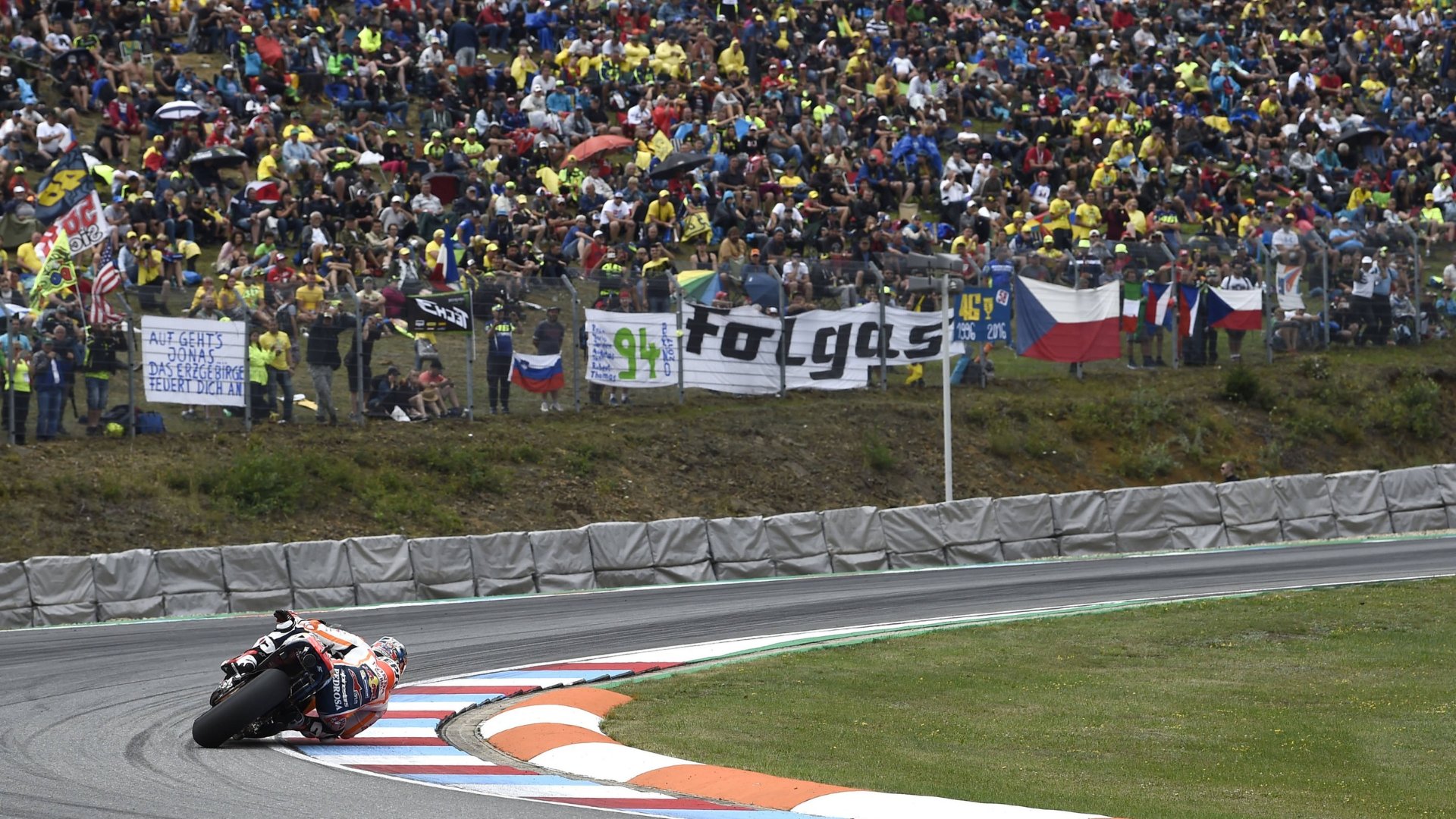 Which ticket to buy for the 2025 Czech Grand Prix?
