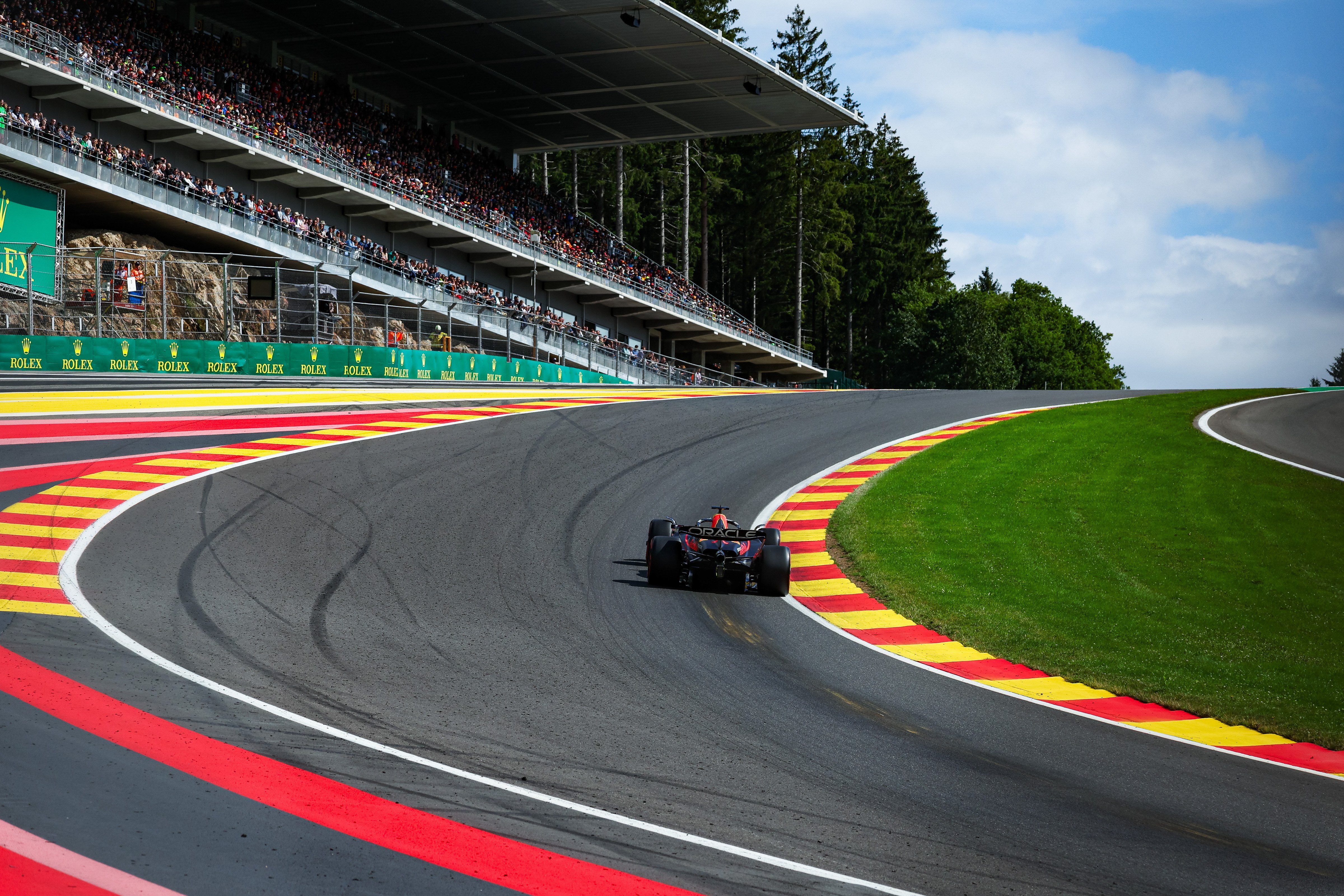 Przeżyj niezapomniane Grand Prix F1 w Spa z dreszczykiem emocji na kempingu tuż obok toru!
