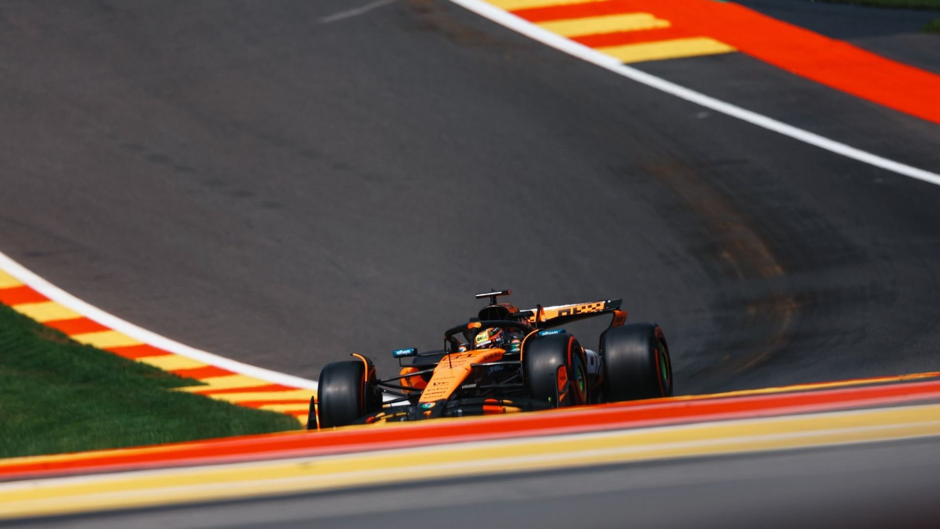 Oscar Piastri beats Max Verstappen to Spa sprint pole