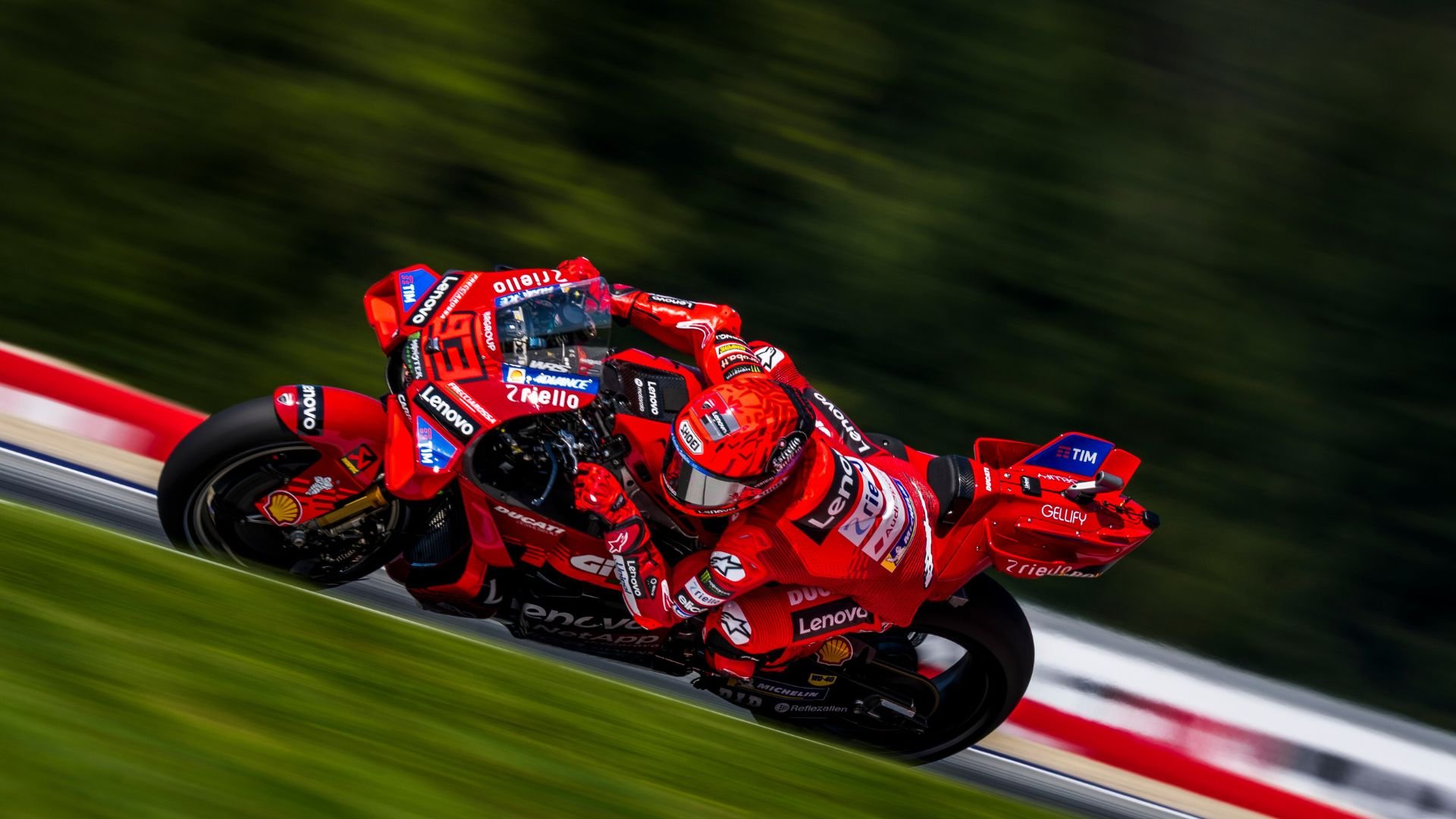 Marc Márquez wygrywa wyścig sprinterski podczas Grand Prix Austrii