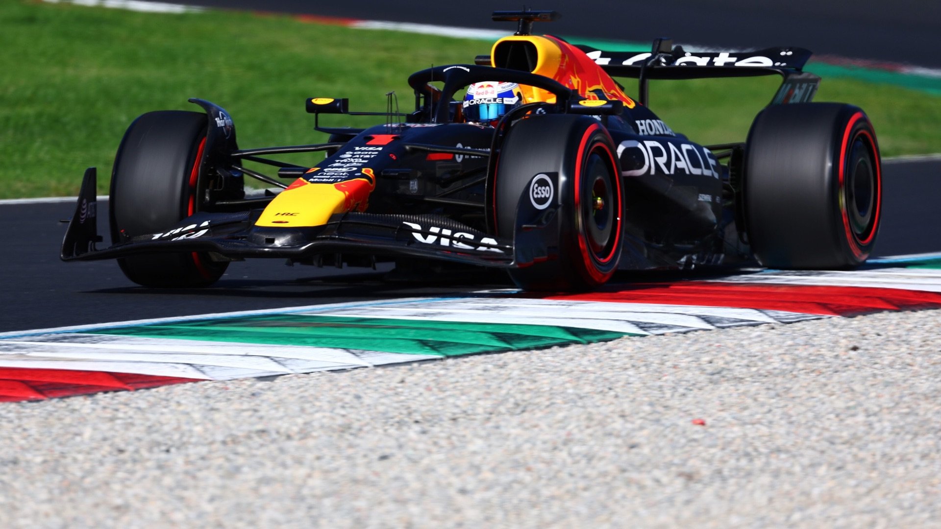 Max Verstappen snatches Italian Grand Prix pole from both McLarens