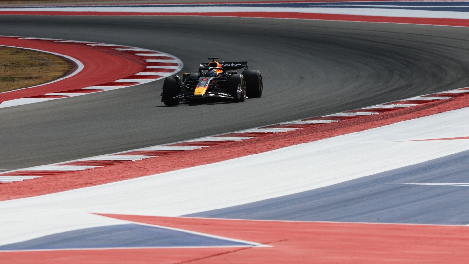 Max Verstappen takes US GP sprint victory as both McLarens crash out