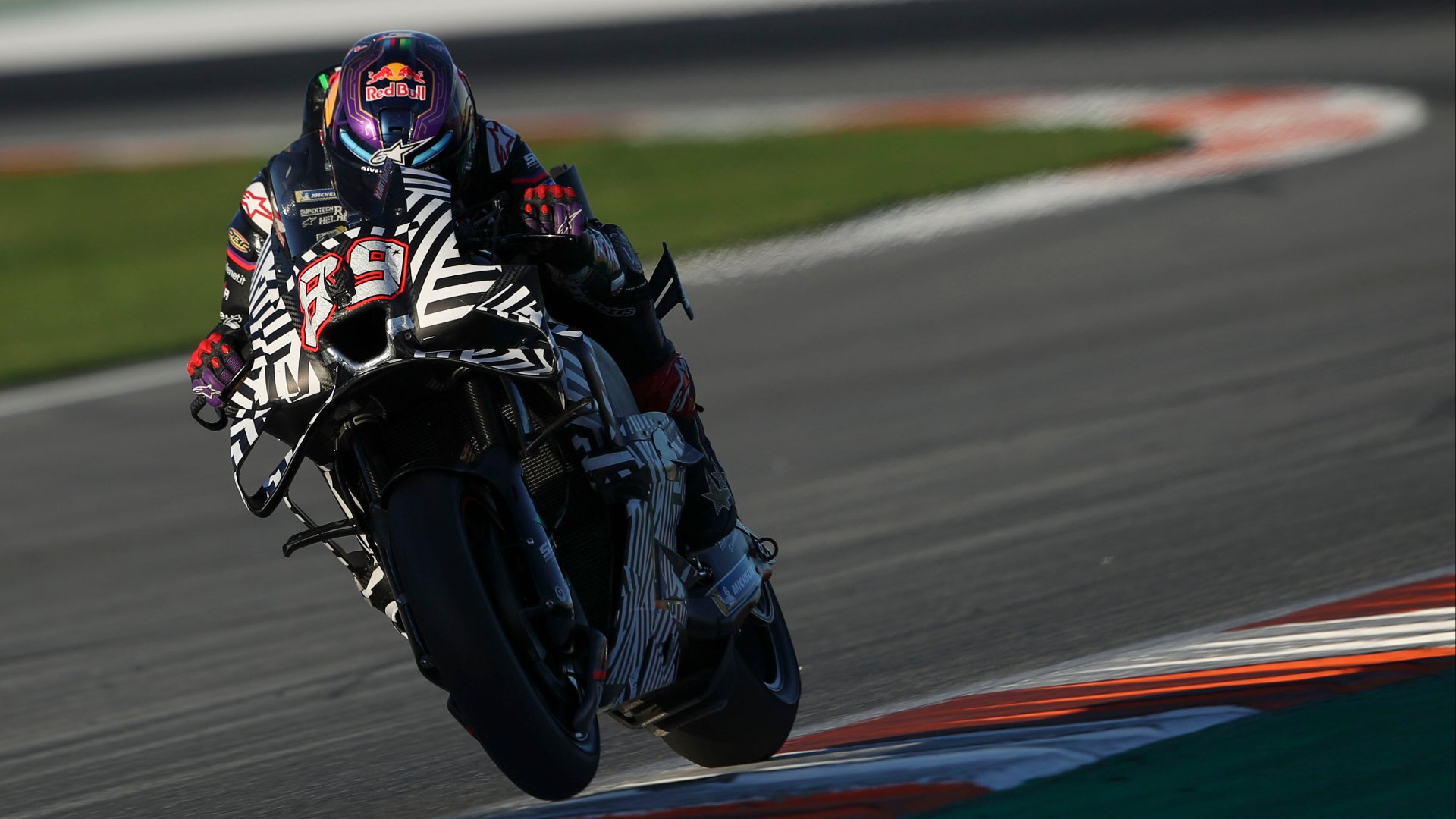 Aprilia revealed new aerodynamics package at the Valencia Test