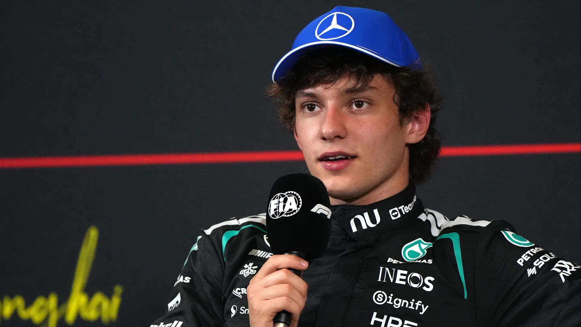 Antonelli gewinnt actiongeladenen Großen Preis von China