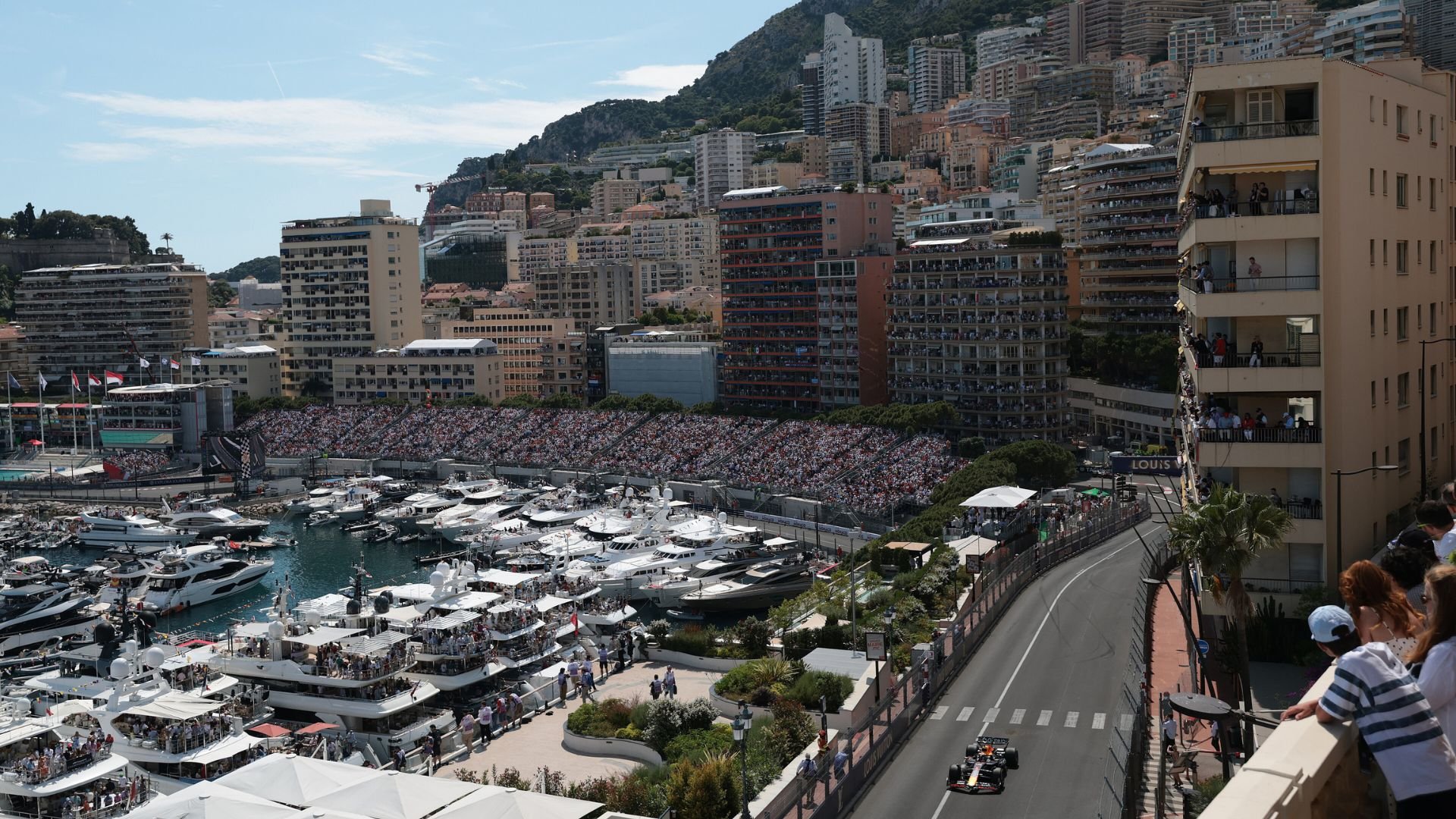 Ex-Ferrari driver crashes classic F1 car in Monaco