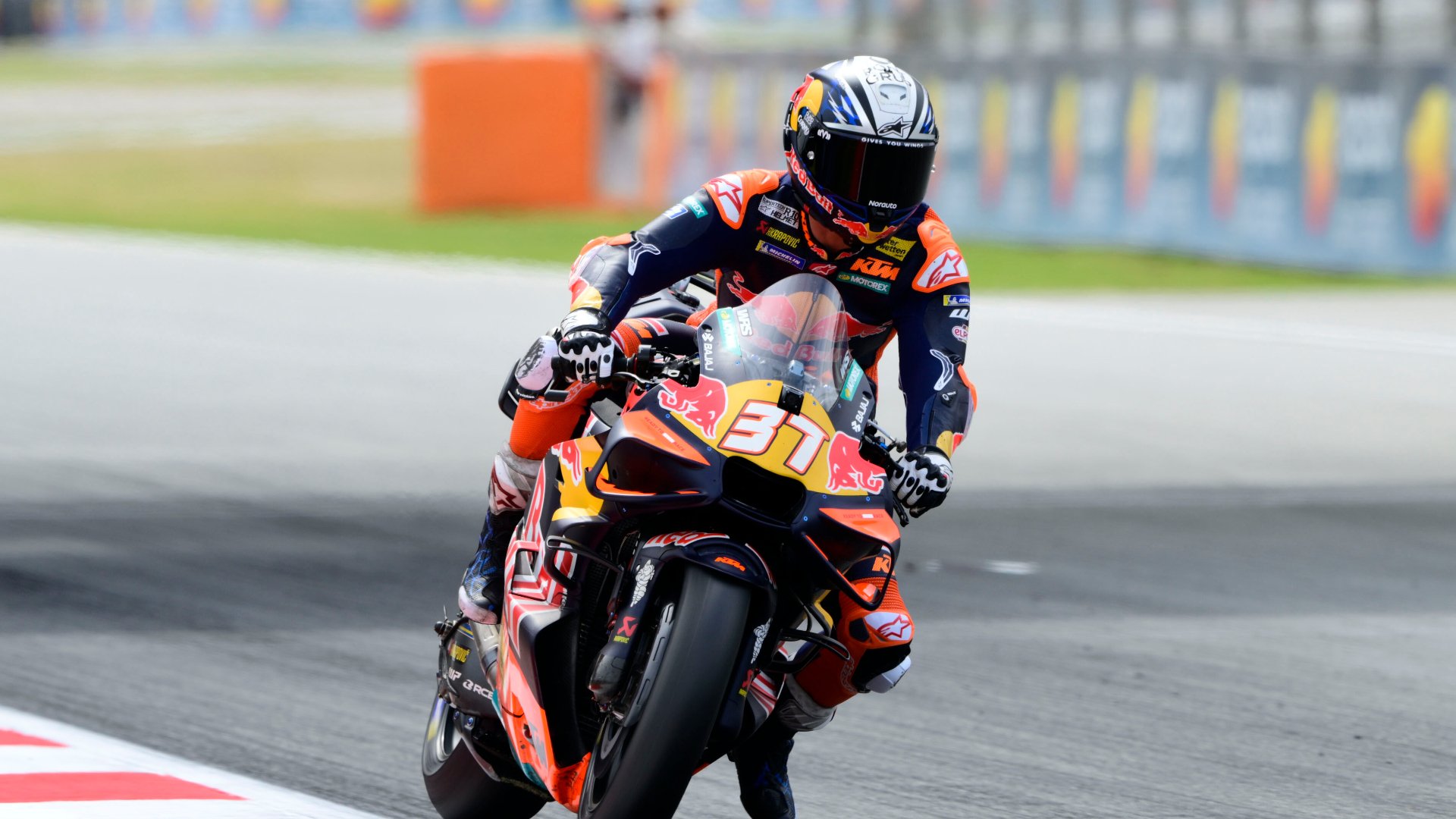 Pedro Acosta takes pole position in Barcelona