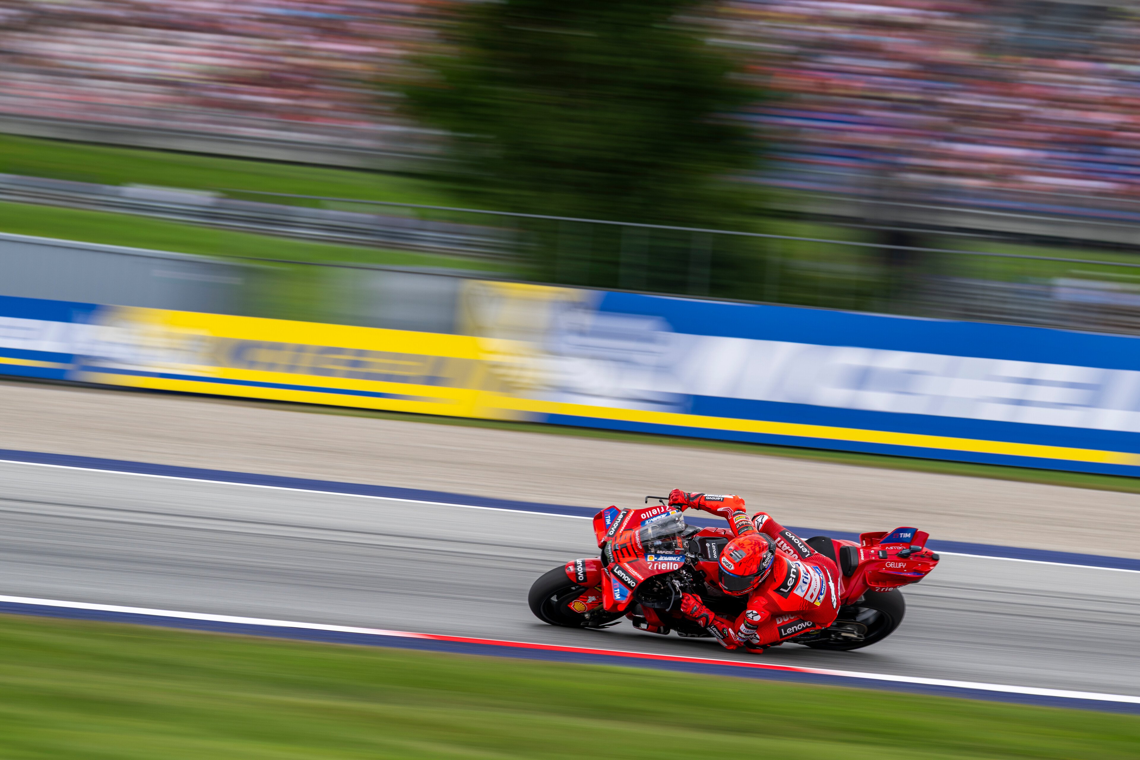 Marc Marquez zdobywa pole position w Balaton Park